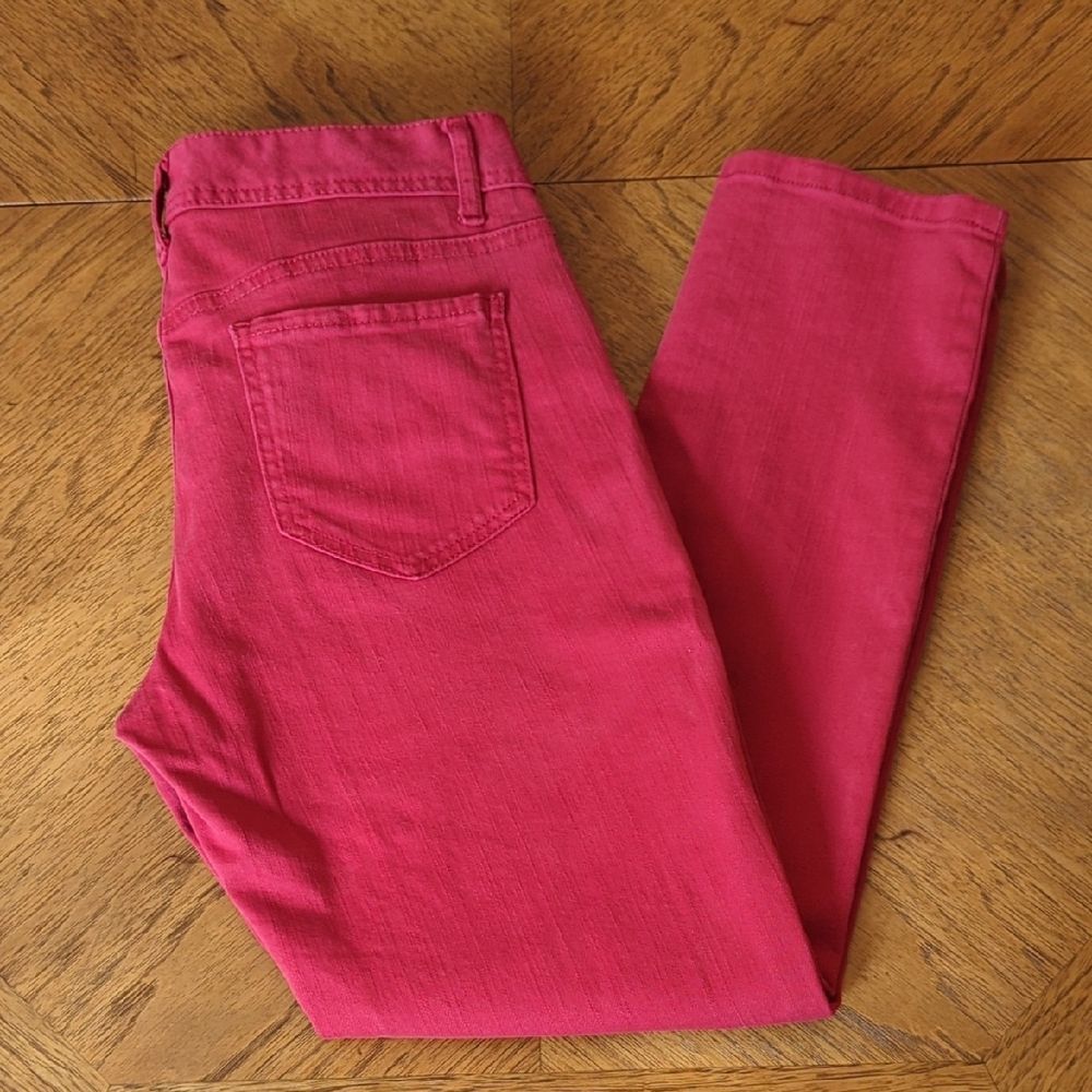 Tommy Hilfiger Women's Vibrant Red Straight Leg Crop Jeans